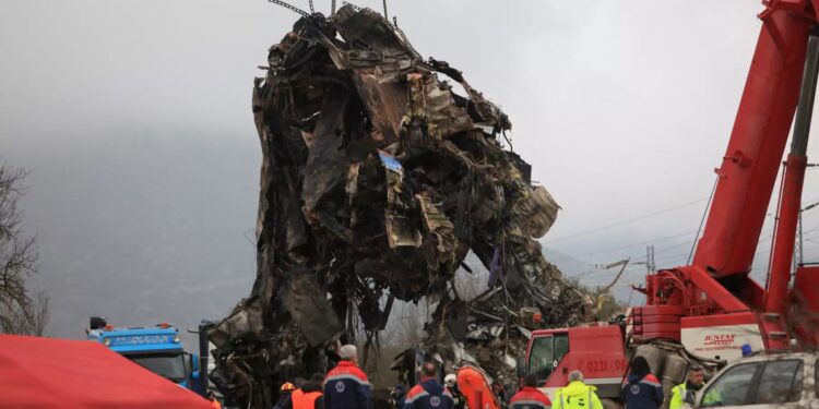 Alldaynews.gr Σύγκρουση τρένων στα Τέμπη: «Μαμά μου έλα να με πάρεις» – Συγκλονίζει 22χρονη που βγήκε ζωντανή