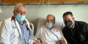 Ανδρέας Μικρούτσικος: Πρώτη φωτογραφία μετά το εξιτήριο από τη ΜΕΘ (video)