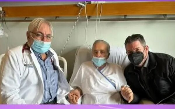 Ανδρέας Μικρούτσικος: Πρώτη φωτογραφία μετά το εξιτήριο από τη ΜΕΘ (video)