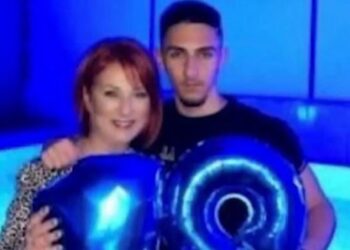 Alldaynews.gr Μαχαιρώματα στην Ακρόπολη: «Το παιδί μου σώθηκε από θαύμα» λέει η κυρία Μαρία, μητέρα του 18χρονου Δημήτρη