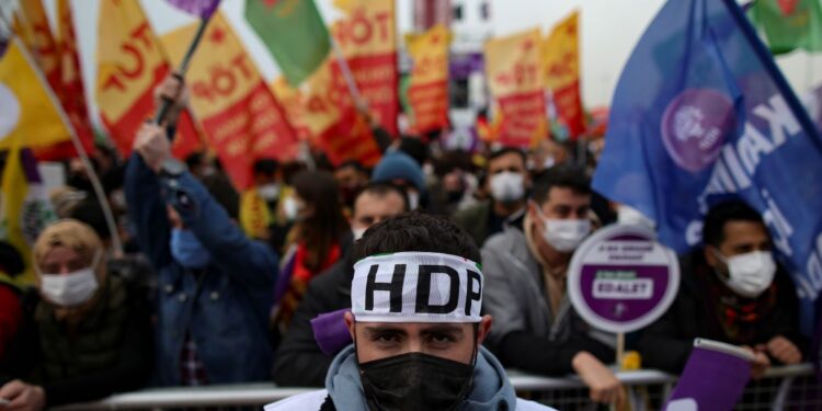 Alldaynews.gr Τουρκία: Στήριξη στον Κιλιτσντάρογλου ανακοίνωσε το φιλοκουρδικό κόμμα, HDP – Σε εκλογικούς μπελάδες ο Ερντογάν