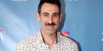 Γιώργος Κοψιδάς: «Ήταν φυσιολογικό για μένα να είμαι με μία ξένη μαύρη γυναίκα, έγκυο στο παιδί κάποιου άλλου»