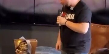 Alldaynews.gr Ρωσία: Η στιγμή της έκρηξης που σκότωσε τον στρατιωτικό μπλόγκερ στην Αγία Πετρούπολη