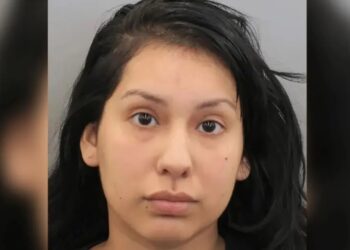 Φρικτό Έγκλημα: 25χρονη μαχαίρωσε μέχρι θανάτου τον αρραβωνιαστικό της μπροστά στα δύο παιδιά της