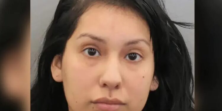 Φρικτό Έγκλημα: 25χρονη μαχαίρωσε μέχρι θανάτου τον αρραβωνιαστικό της μπροστά στα δύο παιδιά της