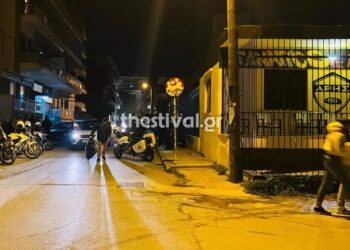 Θεσσαλονίκη: Βρέθηκαν δρεπάνια, τσεκούρια και σπαθί δίπλα στον κεντρικό σύνδεσμο του Άρη στη Χαριλάου