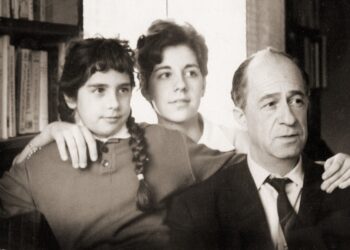 Μίμης Φωτόπουλος: Πώς μεγάλωνε τις κόρες του όταν εξορίστηκε η σύζυγός του