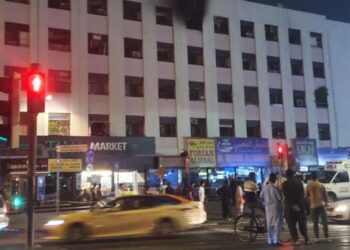 Δεκαέξι νεκροί και εννέα τραυματίες έπειτα από φωτιά στο Ντουμπάι