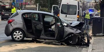 Σοβαρό τροχαίο στη Λεωφόρο Αλεξάνδρας-Δύο κοπέλες σε κρίσιμη κατάσταση