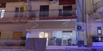 Θεσσαλονίκη Τώρα: Νεαρή κοπέλα έπεσε στο κενό από πολυκατοικία[Φωτογραφίες]