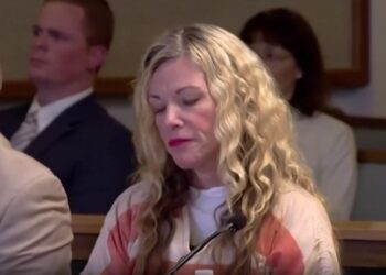 Alldaynews.gr Φρίκη: Μάνα Σκότωσε τα παιδιά της επειδή νόμιζε ότι είναι «ζόμπι»