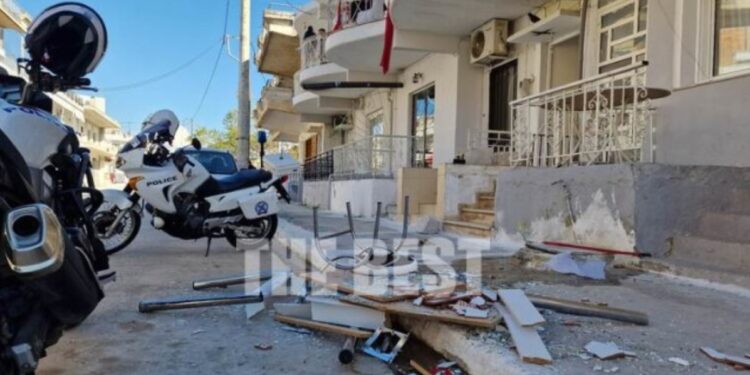 Alldaynews.gr Έγκλημα στην Αχαΐα: Επιτέθηκαν με πέτρες και ξύλα στο σπίτι του 63χρονου δολοφόνου