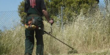 Μέχρι τις 30 Απριλίου θα πρέπει να έχουν καθαρίσει τα οικόπεδα οι ιδιοκτήτες – Τι λέει η Πυροσβεστική διάταξη