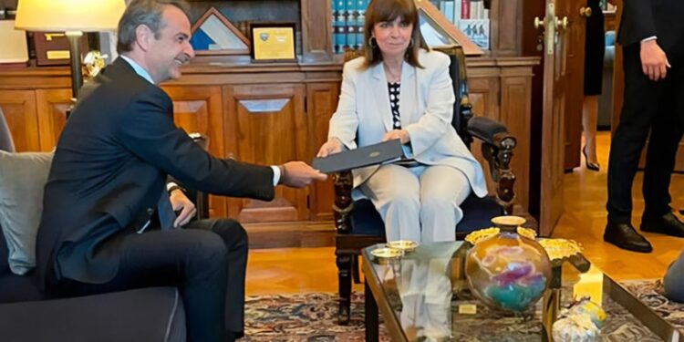 Alldaynews.gr Εκλογές 2023: Ο Μητσοτάκης στη Σακελλαροπούλου για την προκήρυξη των εκλογών