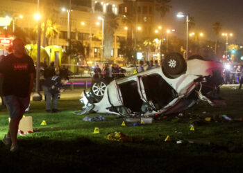 Σοκαριστικές εικόνες: Η στιγμή της τρομοκρατικής επίθεσης με αυτοκίνητο και η «εξουδετέρωση» του δράστη