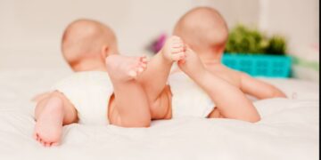 Alldaynews.gr Θαύμα ζωής στη Θεσσαλονίκη: Νίκησε τον καρκίνο στα γεννητικά όργανα και απέκτησε δίδυμα με τη βοήθεια φίλης της που έγινε παρένθετη