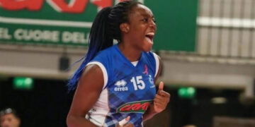 Alldaynews.gr Η 18χρονη βολεϊμπολίστρια Τζούλια Ιτούμα έπεσε από το παράθυρο και σκοτώθηκε