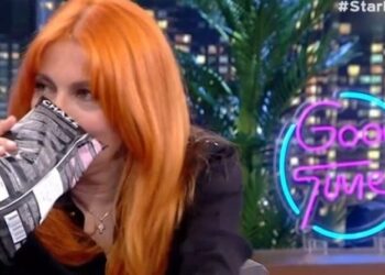 Alldaynews.gr Η Σμαράγδα Καρύδη δοκίμασε τα πατατάκια με γεύση γεννητικών οργάνων: «Ξινά είναι» (video)