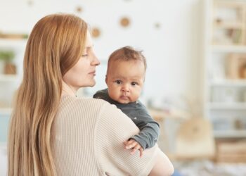 Alldaynews.gr γυναίκα μητέρα μωρό οικογένεια