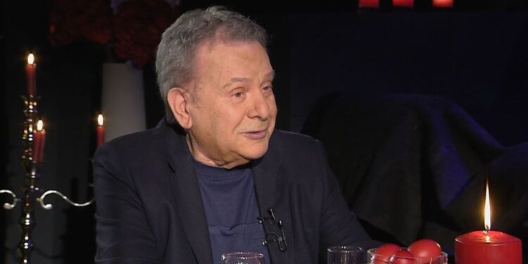 Μανώλης Μητσιάς