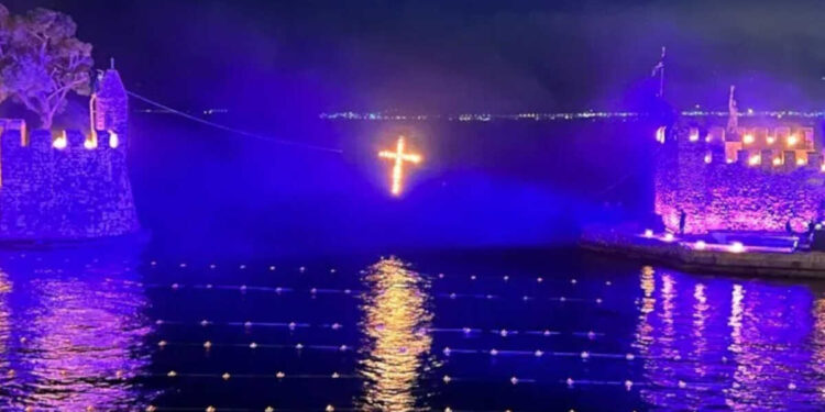 Alldaynews.gr Έκλεψε και φέτος τις εντυπώσεις ο Επιτάφιος στην Ναύπακτο – Φαντασμαγορικές εικόνες από το πανέμορφο ενετικό λιμάνι
