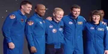 Alldaynews.gr NASA: Για πρώτη φορά γυναίκα και μαύρος αστροναύτης σε αποστολή γύρω από τη Σελήνη (video)