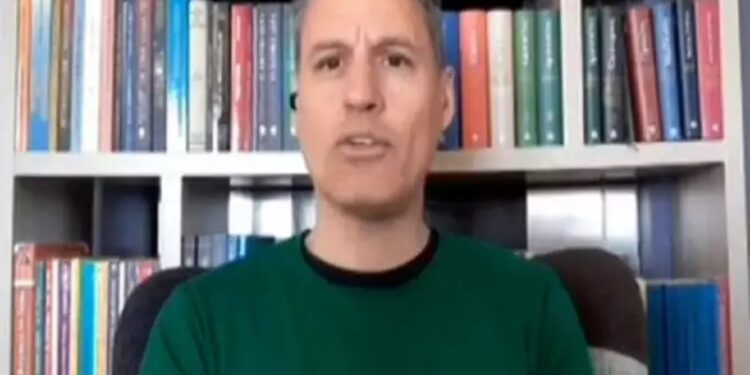 Γρηγόρης Πετράκος για Διονύση Σαββόπουλο: “Θεωρώ την πράξη του ναζιστική, ίση με τον βιασμό”