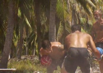 Χαμός στο Survivor: Κόντεψαν να πιαστούν στα χέρια Μπόγδανος και Ασημακόπουλος για μια μπάλα (vid)
