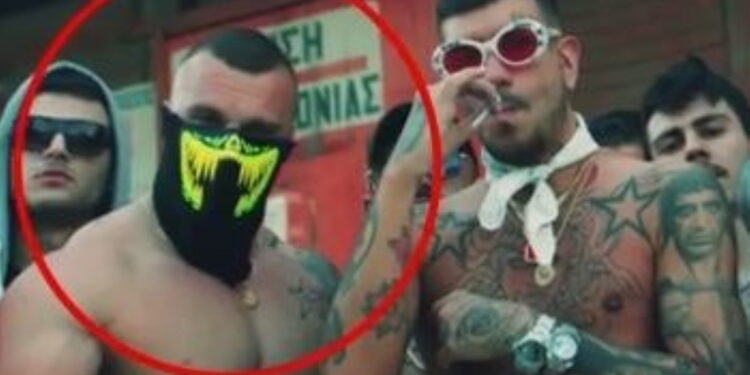 Αποκάλυψη: Ο αστυνομικός που διακινούσε ναρκωτικά με περιπολικά έχει πρωταγωνιστήσει σε βίντεο κλιπ του Snik