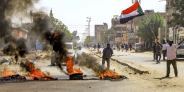 Alldaynews.gr «Μπορεί να πεθάνουμε ανά πάσα στιγμή»-Δραματική η κατάσταση με τους εγκλωβισμένους Έλληνες στο Σουδάν