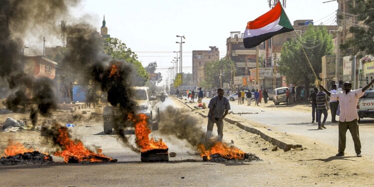 Alldaynews.gr «Μπορεί να πεθάνουμε ανά πάσα στιγμή»-Δραματική η κατάσταση με τους εγκλωβισμένους Έλληνες στο Σουδάν