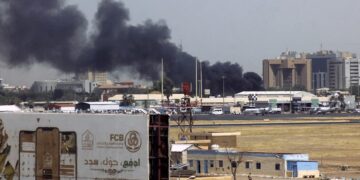 Εμφύλιος στο Σουδάν: Τουλάχιστον 97 άμαχοι έχουν σκοτωθεί, λένε οι γιατροί της χώρας