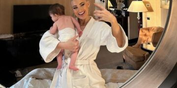 Alldaynews.gr Ιωάννα Τούνη: Ξετρελαμένη με τον γιο της! Ο Νουνίτο βγάζει κραυγούλες και το βίντεο είναι μαγικό!