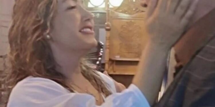 Τουρκάλα βαφτίστηκε Χριστιανή Ορθόδοξη για να παντρευτεί τον αγαπημένο της (φωτο, video)