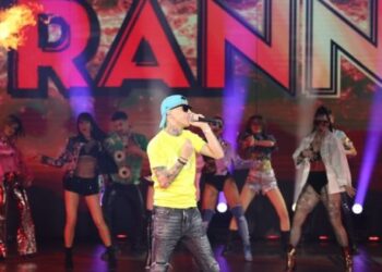 Στο J2US ο Trannos: Χαμός με την αληθινή του φωνή – Απόλυτο meme το ύφος της Στικούδη