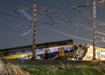 Νέος εκτροχιασμός τρένου στην Ολλανδία – Πήρε φωτιά ένα βαγόνι: Δεκάδες τραυματίες (video)