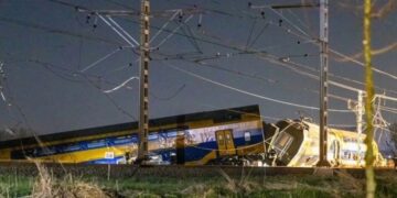 Νέος εκτροχιασμός τρένου στην Ολλανδία – Πήρε φωτιά ένα βαγόνι: Δεκάδες τραυματίες (video)