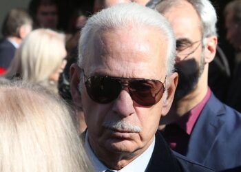 Θρήνος στην ελληνική showbiz: Πέθανε ο Γιώργος Βουτσίνος – Τα τελευταία του λόγια