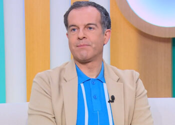 Alldaynews.gr Άρης Καβατζίκης: Είχα έντονο πόνο στο κεφάλι και στα μάτια, από εκεί ξεκίνησα να το ψάχνω