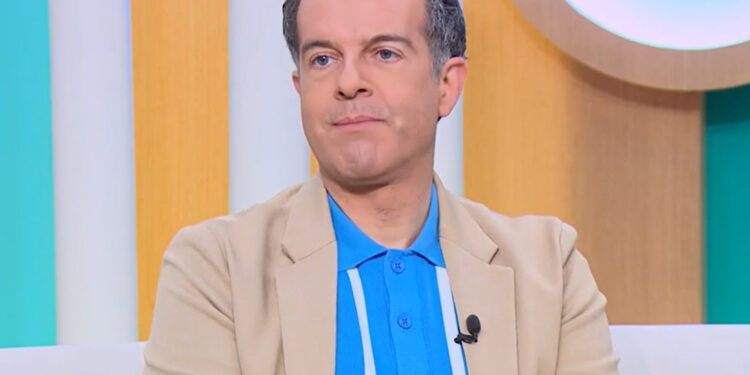 Alldaynews.gr Άρης Καβατζίκης: Είχα έντονο πόνο στο κεφάλι και στα μάτια, από εκεί ξεκίνησα να το ψάχνω