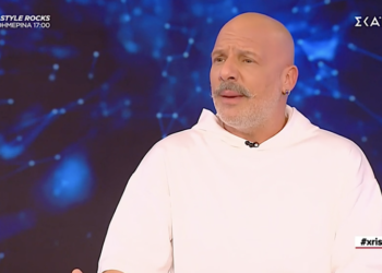 «Είναι σα να δείχνετε το πουλί μου»: Φανερά εκνευρισμένος ο Νίκος Μουτσινάς στον αέρα (video)