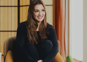 Ελίνα Παπίλα: Όταν γέννησα το τρίτο παιδί, μού έγραφαν μετά από ένα χρόνο πότε γεννάς και «γελούσαν»