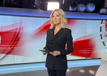 Alldaynews.gr «Στα πόσα δεν ήξερα καίγεται ένας πρωθυπουργός;»: Το άρθρο της Τζίμα για τον Μητσοτάκη η αιτία να μην πάει στο δελτίο του σταθμού
