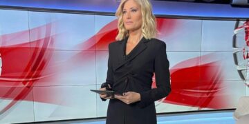 Alldaynews.gr «Στα πόσα δεν ήξερα καίγεται ένας πρωθυπουργός;»: Το άρθρο της Τζίμα για τον Μητσοτάκη η αιτία να μην πάει στο δελτίο του σταθμού