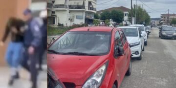 “Διαλυμένος” ο τραγικός πατέρας που ξέχασε το βρέφος του στο αμάξι: «Να μη ζήσει άλλος αυτό που έζησα»