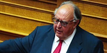 Alldaynews.gr «Μαζί τα φάγαμε»! Η φράση του Θεόδωρου Πάγκαλου που έμεινε στην ιστορία και οι αντιδράσεις