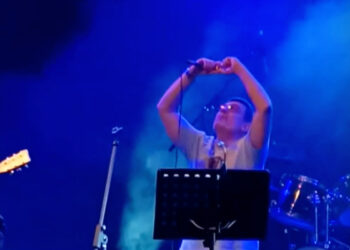 Σπάραξαν οι πάντες: Ο πατέρας της 20χρονης Φραντζέσκας που «έσβησε» στα Τέμπη, είπε το τραγούδι της και ράγισε καρδιές