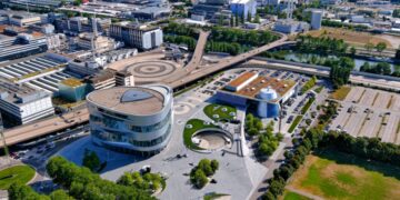 Alldaynews.gr Γερμανία: Πυροβολισμοί σε εργοστάσιο της Mercedes στην Στουτγάρδη – Ένας νεκρός και ένας τραυματίας