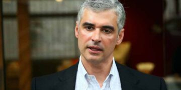 Alldaynews.gr Με παραπάνω κιλά & μαλλί “βαμβάκι”: Σπάνια δημόσια εμφάνιση του Άρη Σπηλιωτόπουλου, αγνώριστος ο πρώην υπουργός