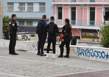 Πριν Λίγο: Θρίλερ στη Βαρβάκειο αγορά-Βρέθηκε νεκρή γυναίκα με σημάδια στο λαιμό[Δείτε Φωτογραφίες]